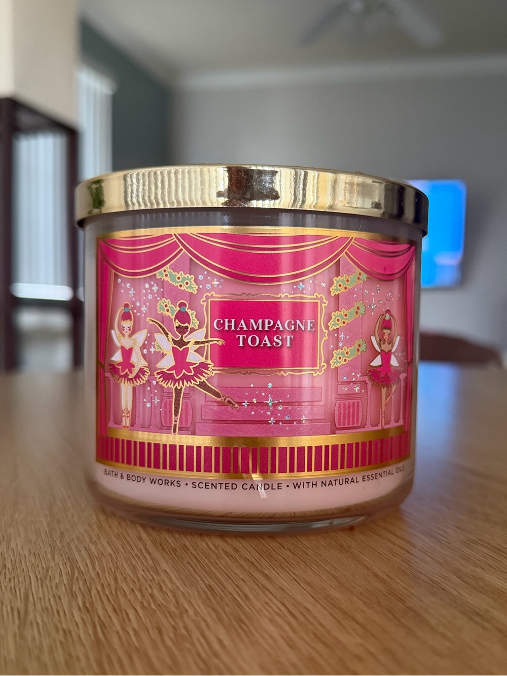 NWT CHAMPAGNE TOAST BBW CANDLE